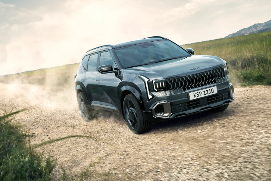 Kia Seltos outdoor driving