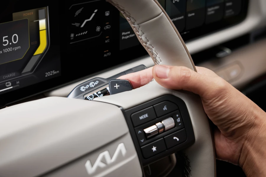 Kia Seltos steering wheel regenerative braking paddle