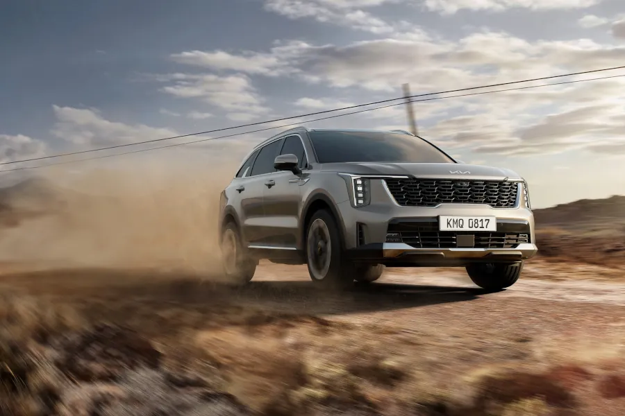 Kia Sorento drving outback front view