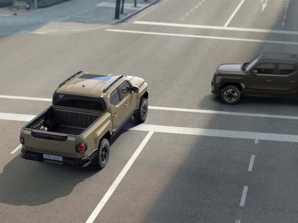 Autonomous Emergency Braking (AEB) with Forward Collision Avoidance Assist (FCA)*†