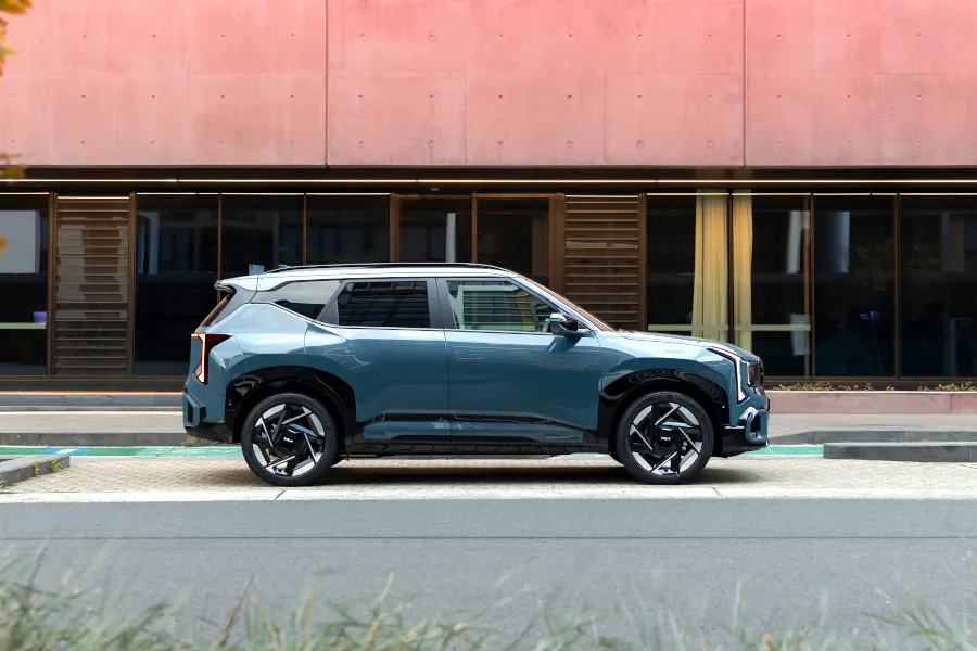 Kia Seltos urban driving