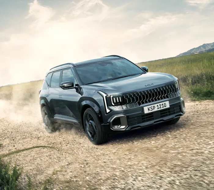 Kia Seltos front view trail driving
