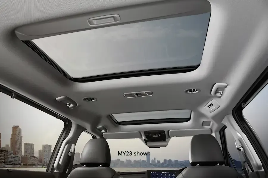 Kia Carnival dual sunroof
